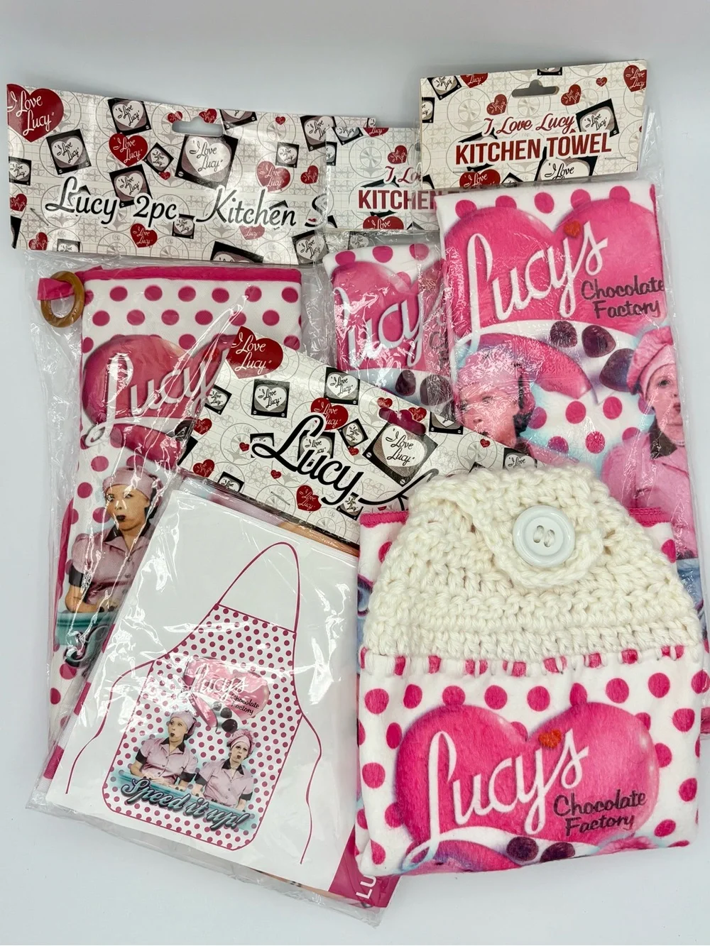 NEW I Love Lucy Kitchen Bundle Apron Oven Mitts Pot Holder Kitchen Towel Gift